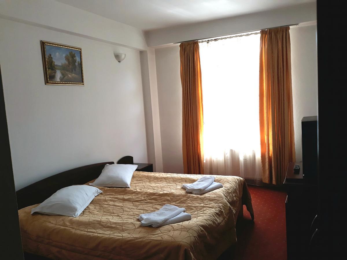 ساتْشيلي Motel Din Darste المظهر الخارجي الصورة